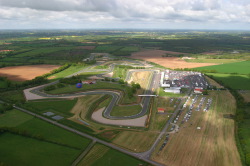 Vue aérienne du circuit du Val de vienne au Vigeant